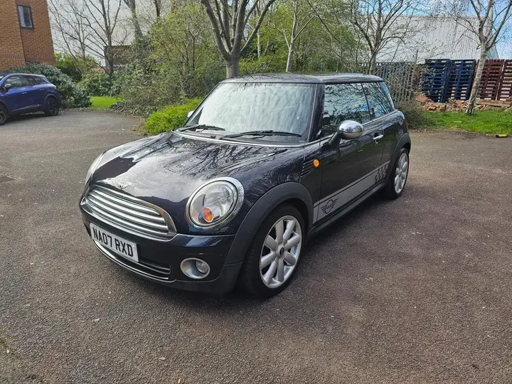 Mini Hatch 2007 photo 2