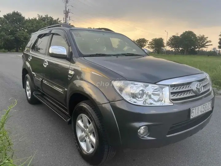 Toyota Fortuner 2009 photo 3