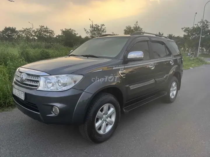 Toyota Fortuner 2009 photo 2
