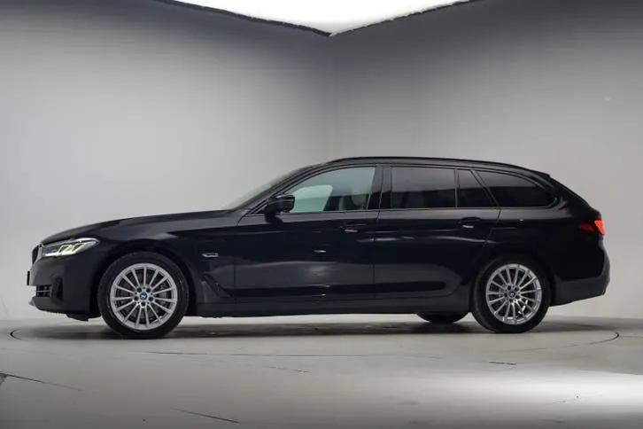BMW 5 Series 2022 photo 2