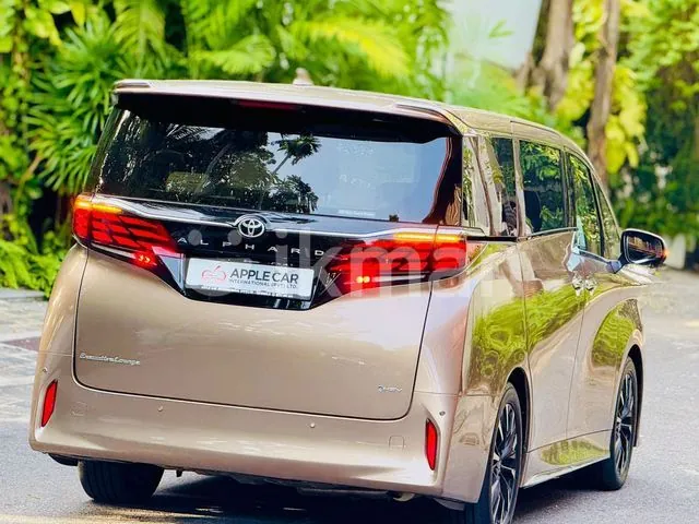Toyota Alphard 2024 photo 5