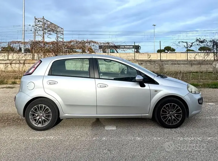 Fiat Punto Evo 2012 photo 3