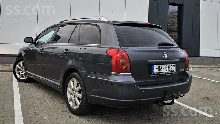 Toyota Avensis 2005 photo 3