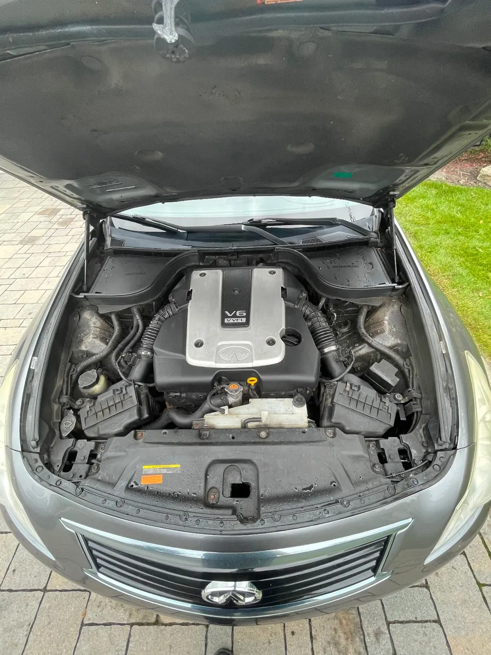 Infiniti G37X 2011 photo 4