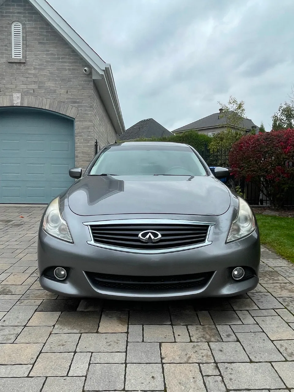 Infiniti G37X 2011 photo 3