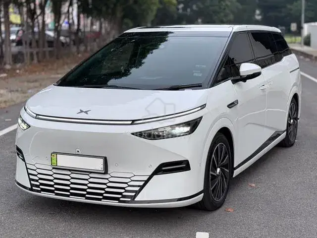 Xpeng X9