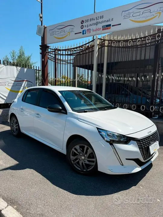 Peugeot 208