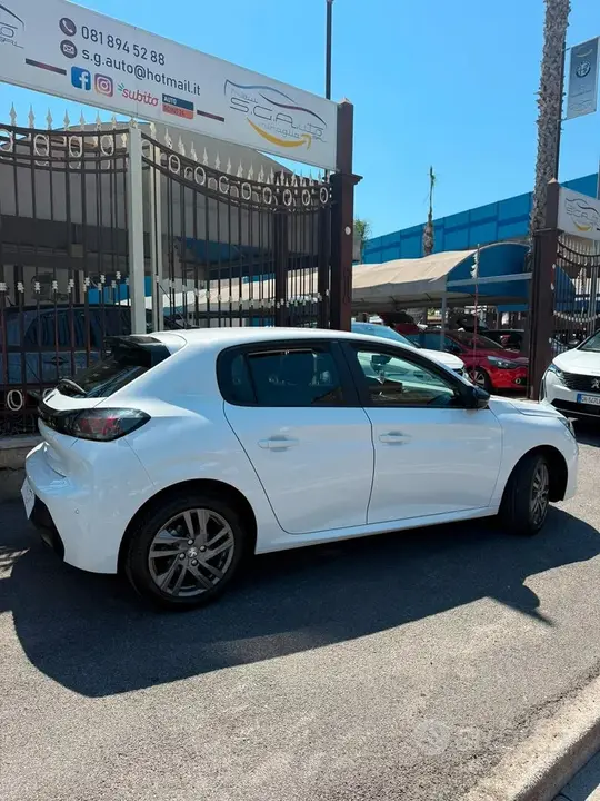 Peugeot 208 2022 photo 5
