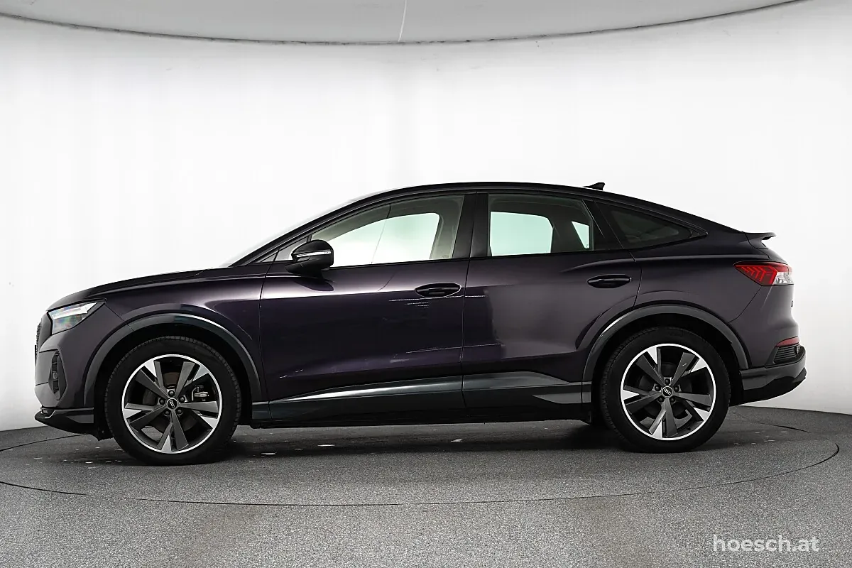 Audi Q4 2022 photo 3