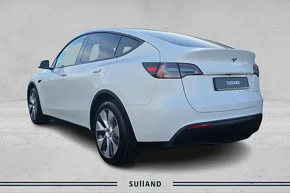 Tesla Model Y 2024 photo 3