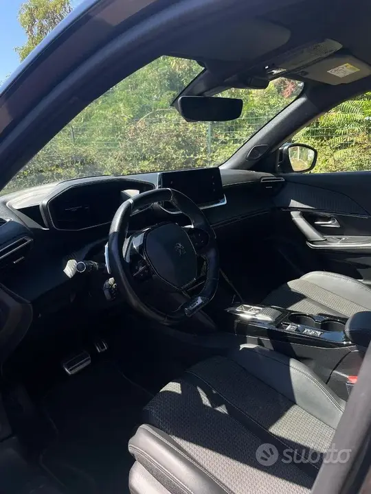 Peugeot 2008 2023 photo 4