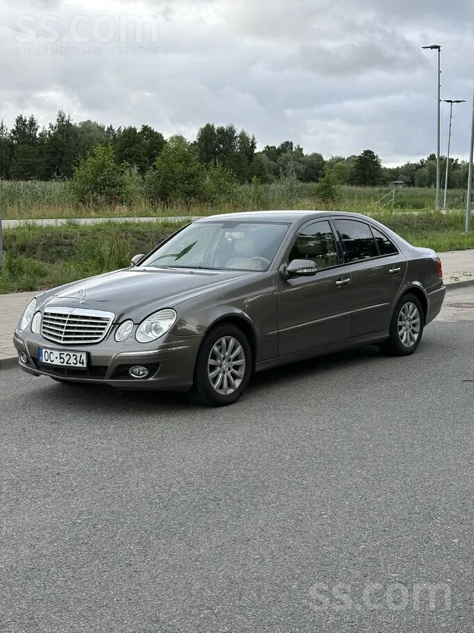 Mercedes-Benz E-Class 2008 photo 4