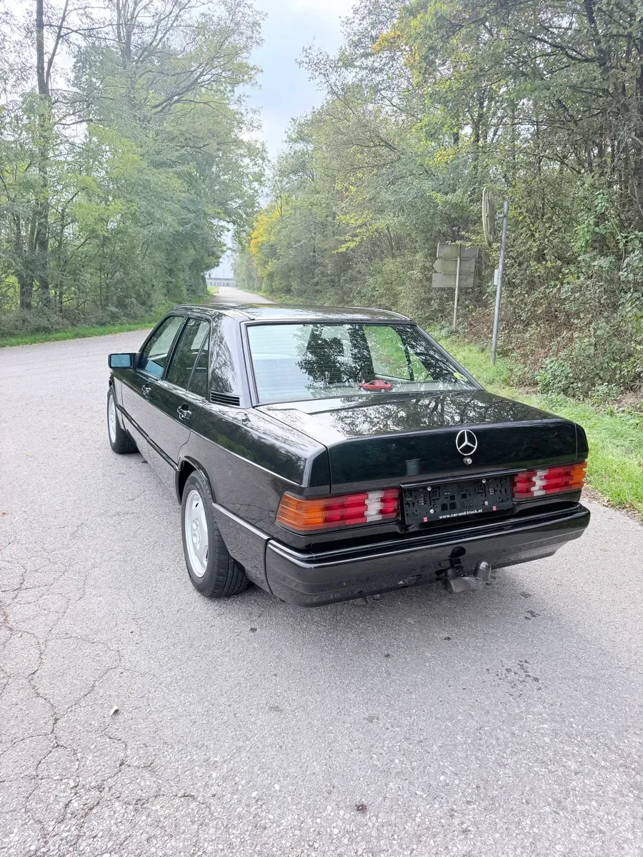 Mercedes-Benz 190 1989 photo 3