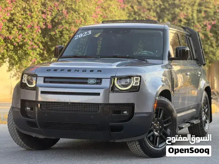 Land Rover Defender 2023 photo 3
