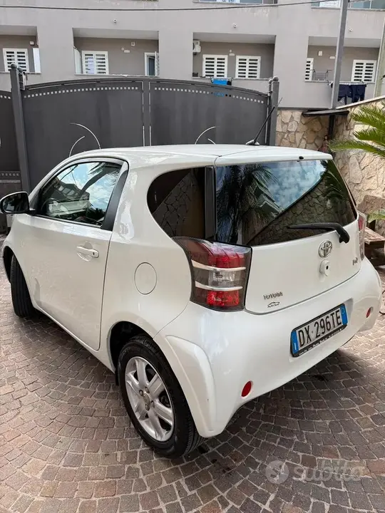 Toyota Iq 2009 photo 3