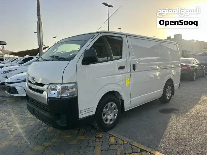 Toyota Hiace 2013 photo 5