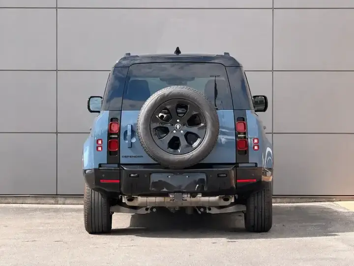 Land Rover Defender 2024 photo 5