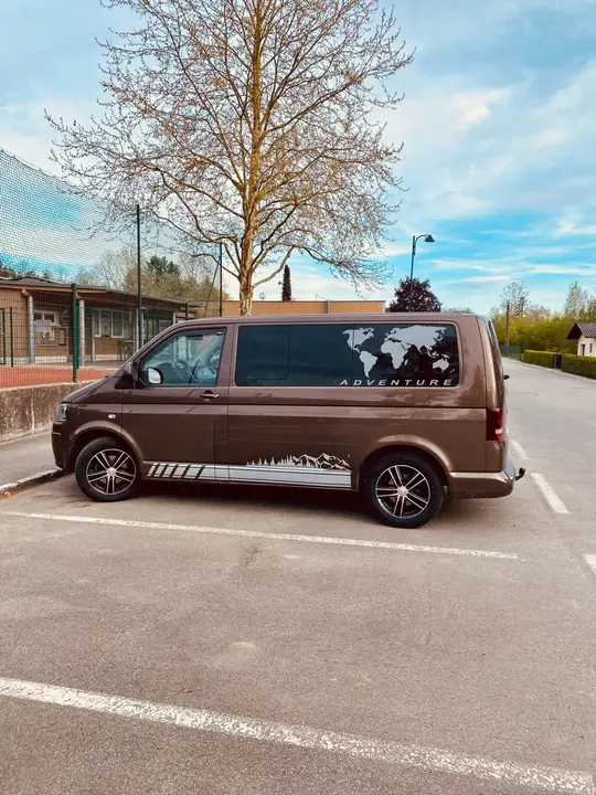 Volkswagen Multivan 2009 photo 2