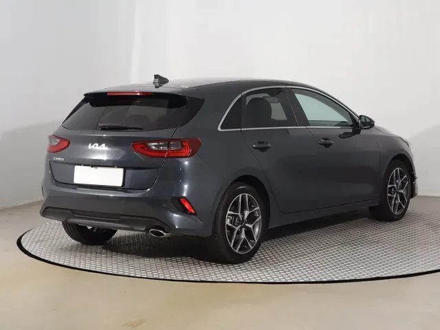 Kia Ceed 2025 photo 4