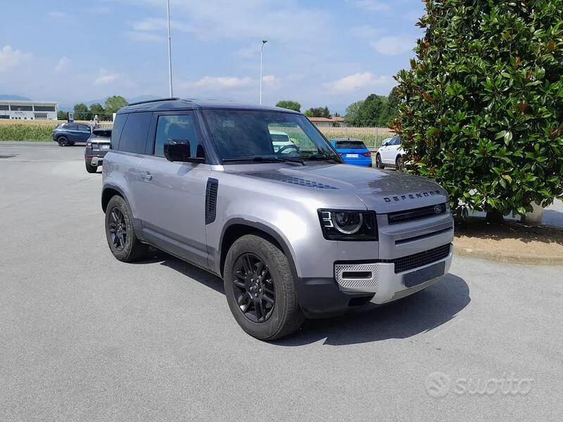 Land Rover Defender 2023 photo 3