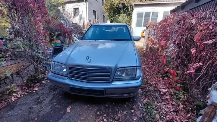 Mercedes-Benz C180