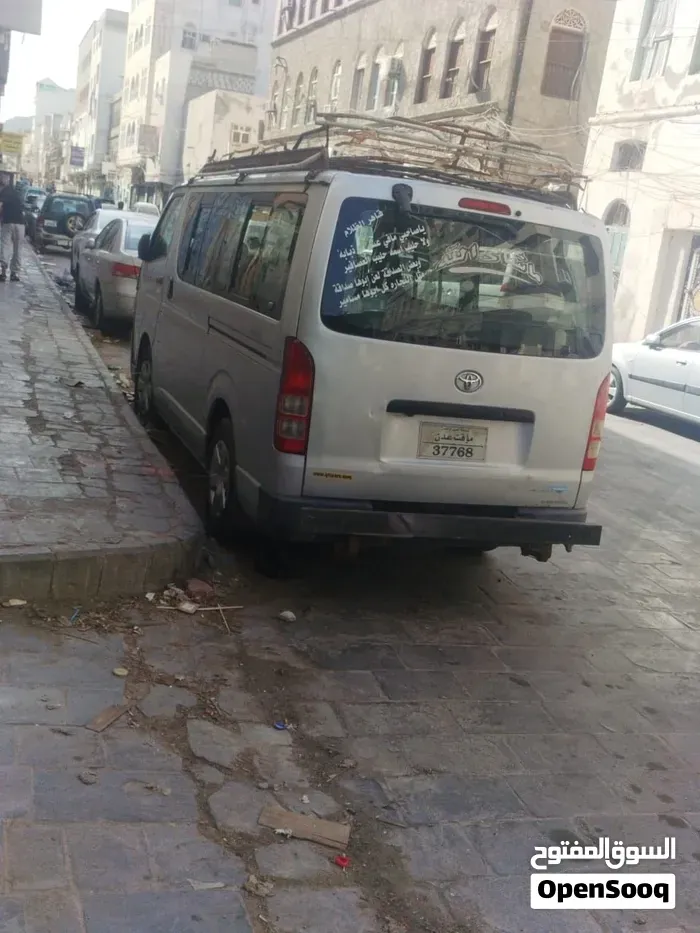 Toyota Hiace 2007 photo 2