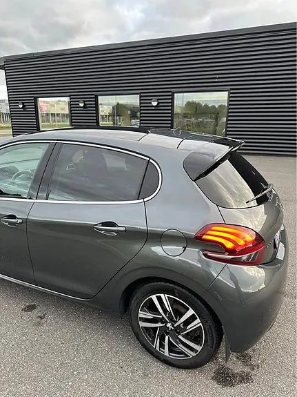 Peugeot 208 2017 photo 5
