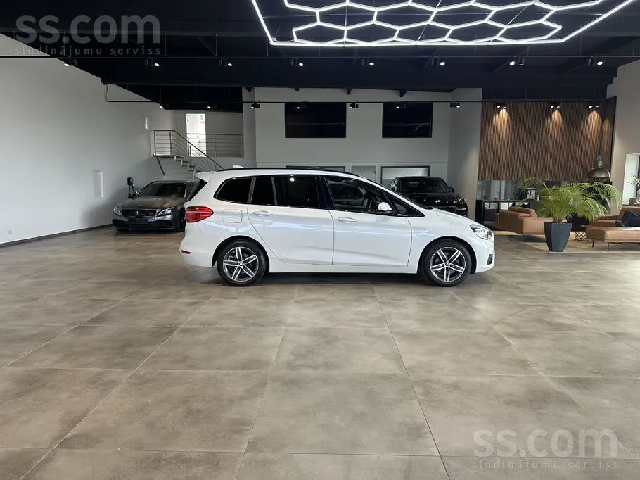 BMW 216D Gran Tourer Sport Line 2015 photo 2