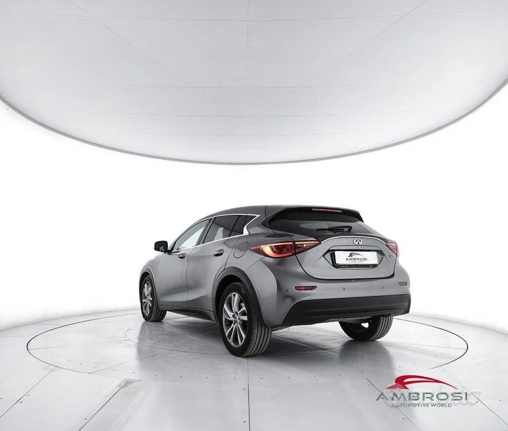 Infiniti Q30 2018 photo 4