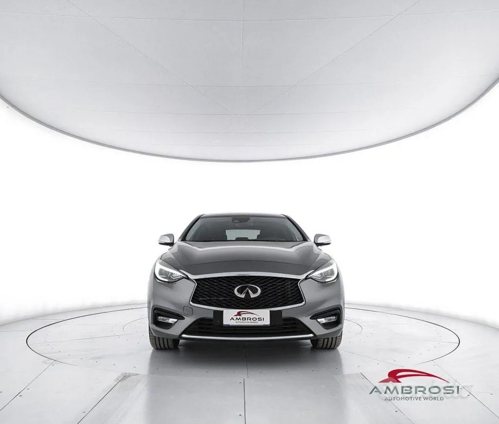 Infiniti Q30 2018 photo 5