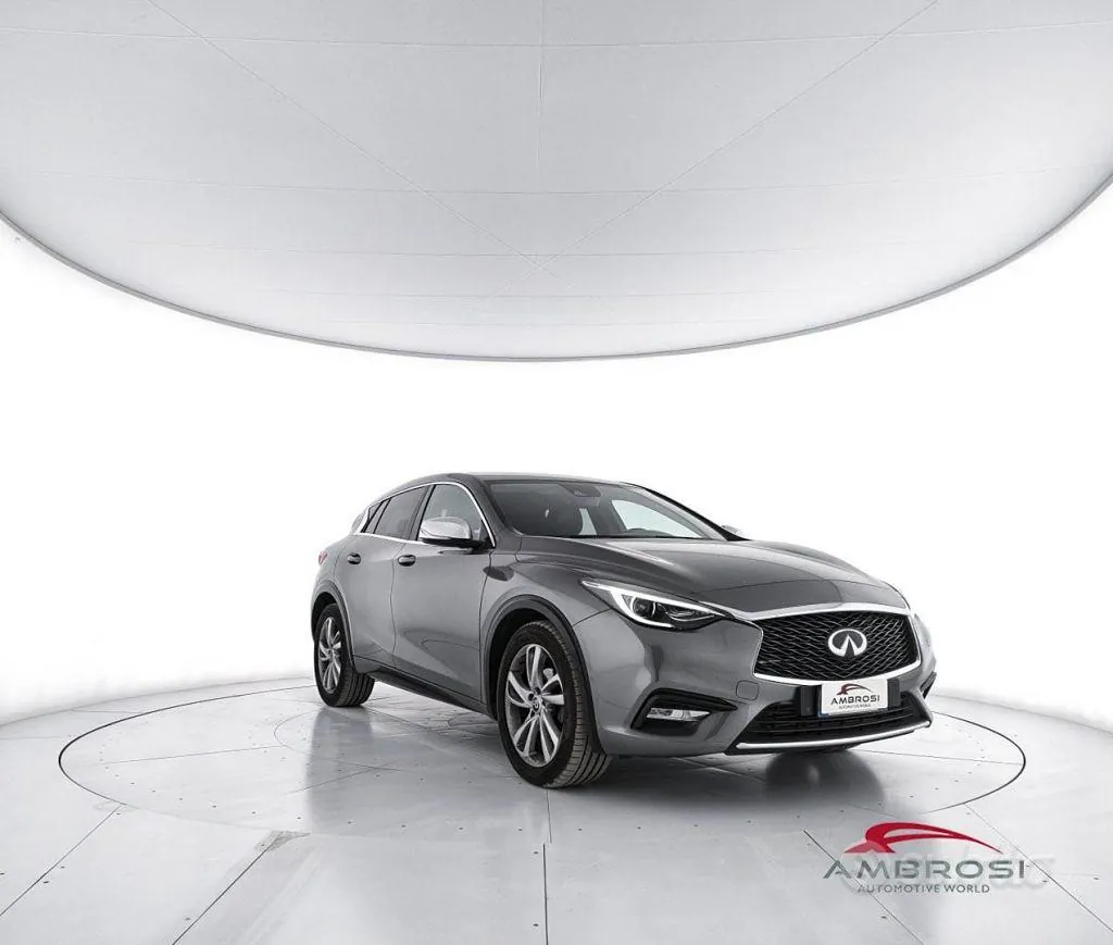 Infiniti Q30 2018 photo 2