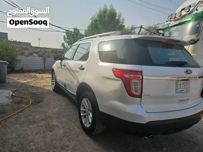 Ford Explorer 2011 photo 3