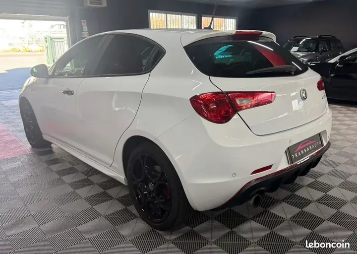 Alfa Romeo Giulietta 2018 photo 3