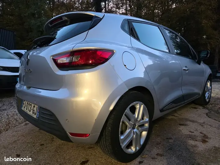 Renault Clio 2019 photo 3