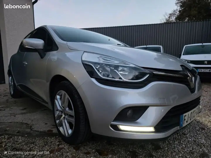 Renault Clio 2019 photo 2