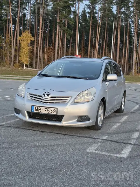 Toyota Verso 2011 photo 4