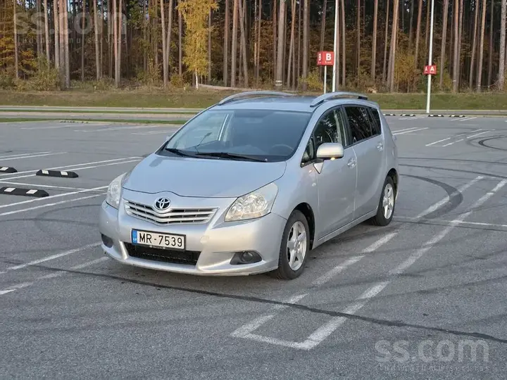 Toyota Verso 2011 photo 3