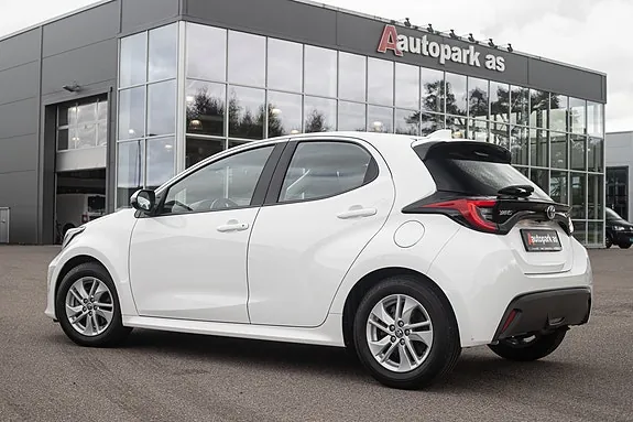 Toyota Yaris 2023 photo 5
