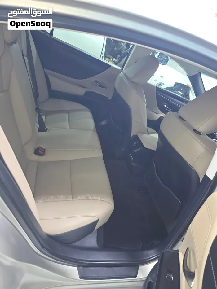 Lexus Es 350 2021 photo 2