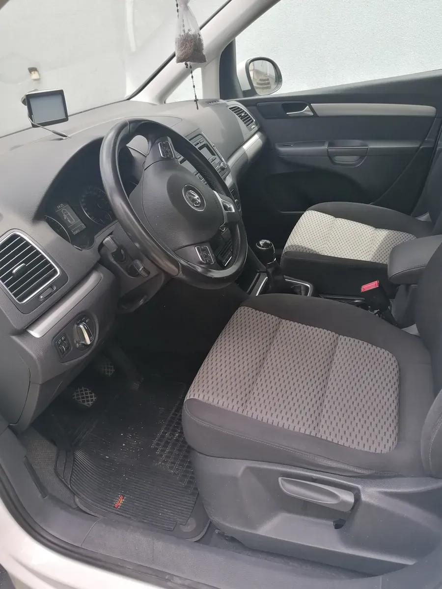 Volkswagen Sharan 2013 photo 2