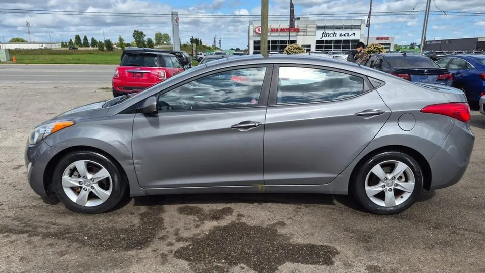 Hyundai Elantra 2013 photo 2
