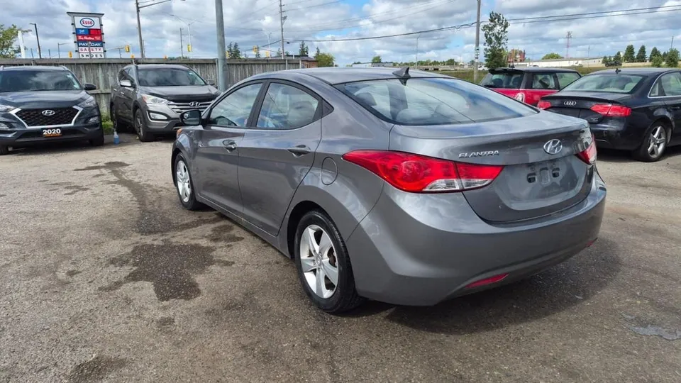 Hyundai Elantra 2013 photo 3