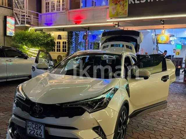 Toyota C-Hr 2018 photo 3