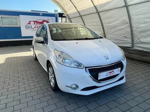 Peugeot 208 2013 photo 5