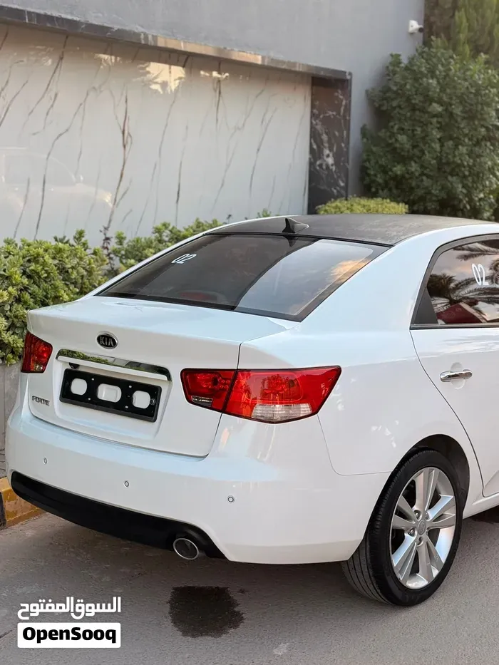 Kia Forte 2012 photo 2
