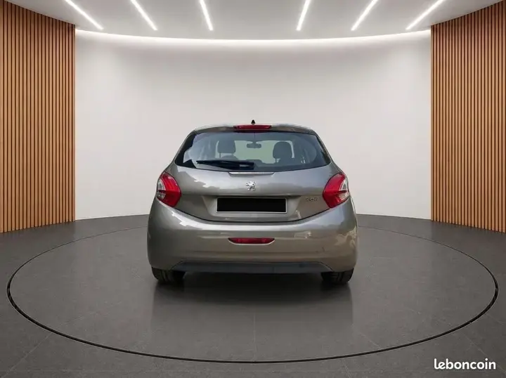 Peugeot 208 2013 photo 4