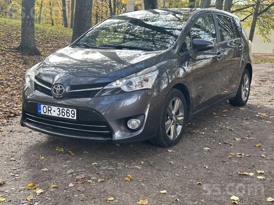 Toyota Verso 2016 photo 2