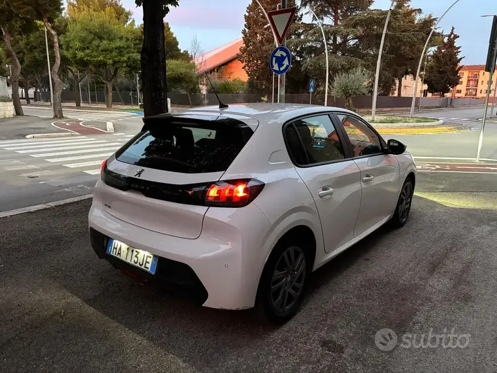 Peugeot 208 2026 photo 3