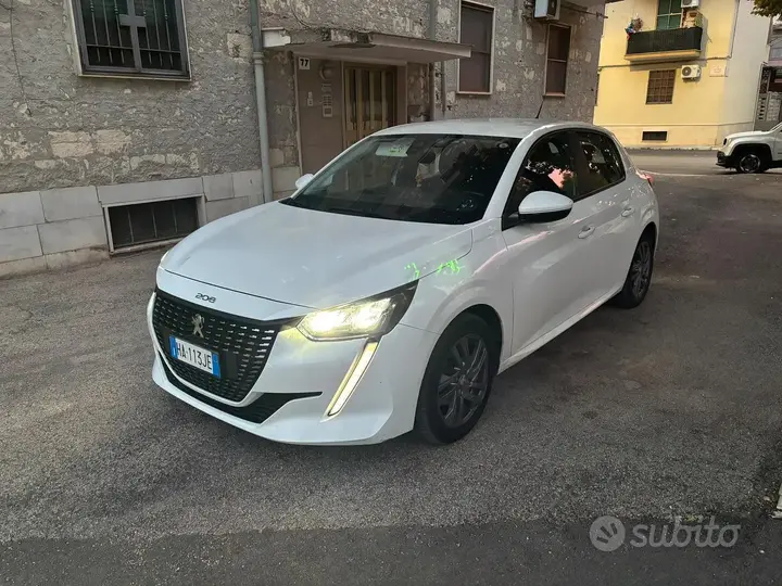 Peugeot 208