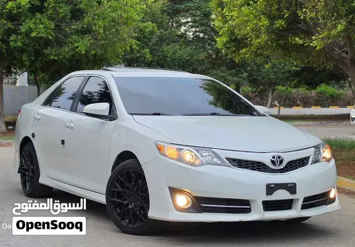 Toyota Camry 2013 photo 2